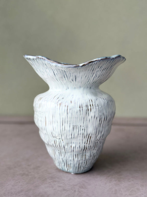 Karluka Vase
